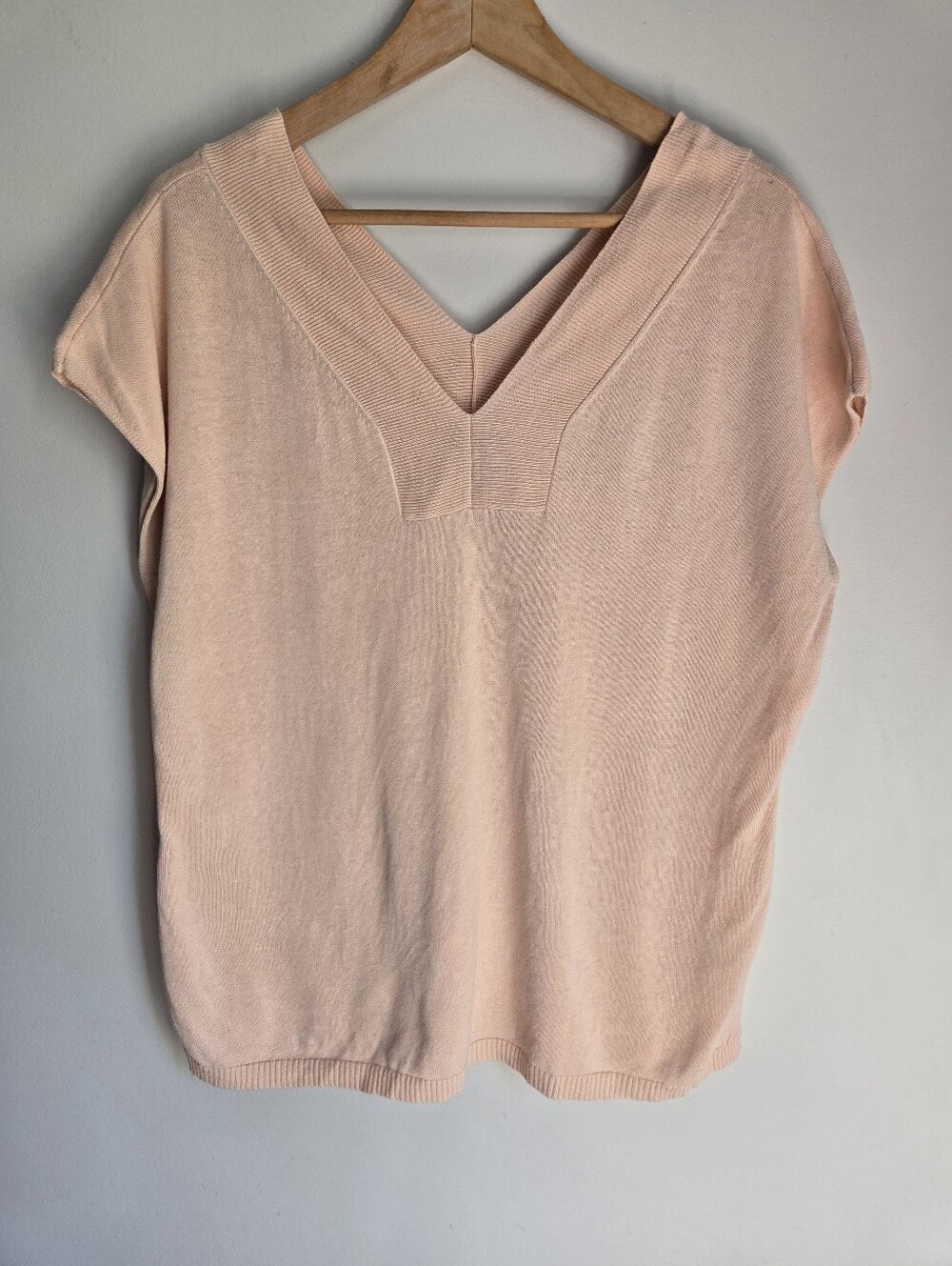 TALBOTS Light Peach V-Neck Linen And Cotton Knit Top